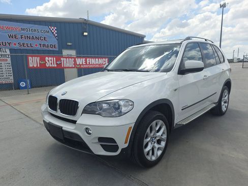 Used 2012 BMW X5 xDrive35i w/ Convenience Pkg image 3