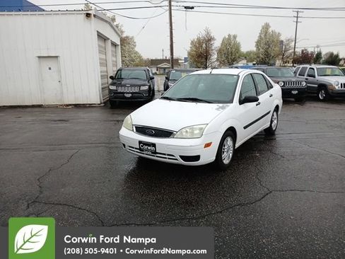 Used 2007 Ford Focus SES FWD image 3