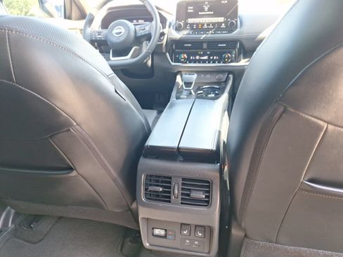 Used 2023 Nissan Rogue Platinum w/ Platinum Premium Package FWD image 30