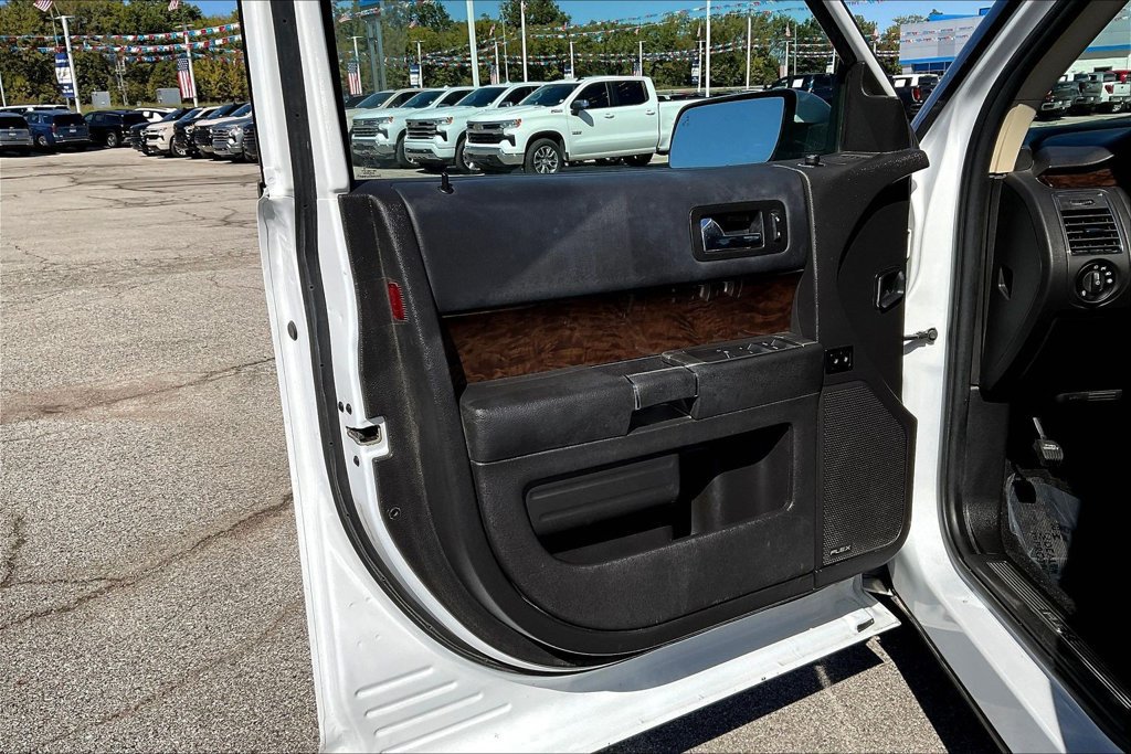 Used 2019 Ford Flex Limited FWD image 18