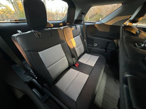 Used 2023 Ford Explorer XLT w/ Equipment Group 202A image 18