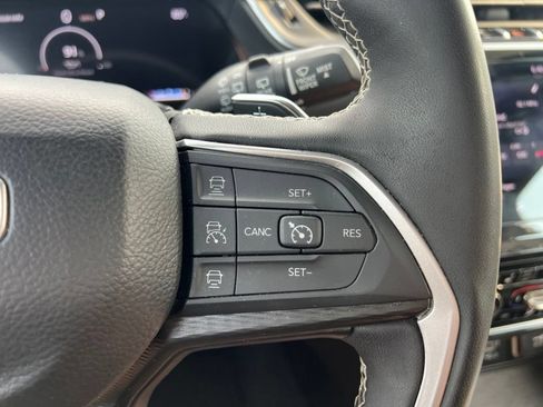 Used 2024 Jeep Grand Cherokee Altitude AWD/4WD image 27