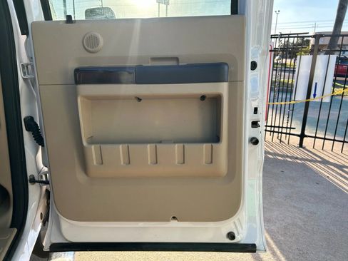 Used 2010 Ford F350 Lariat image 16