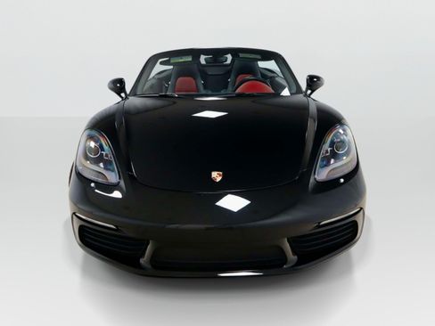 Used 2017 Porsche 718 Boxster RWD image 8