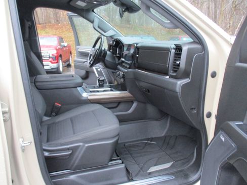 Certified 2022 Chevrolet Silverado 1500 LT Trail Boss w/ Convenience Package II image 14