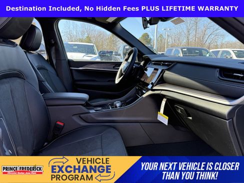 New 2026 Jeep Grand Cherokee Altitude AWD/4WD image 16