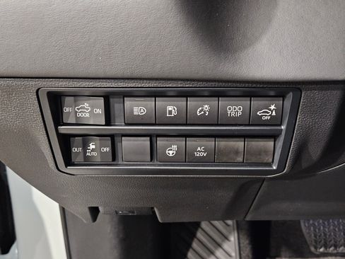 Used 2024 Toyota Tundra Platinum AWD/4WD image 25