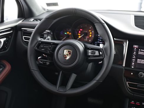 Used 2026 Porsche Macan AWD/4WD image 29
