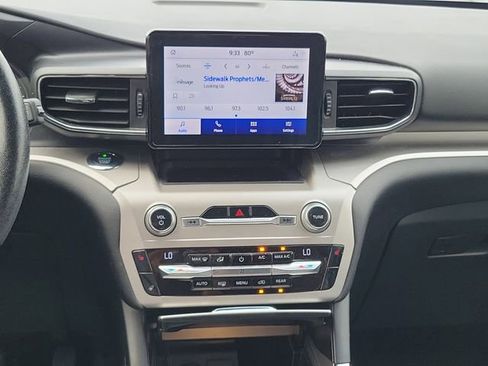 Used 2021 Ford Explorer XLT w/ Equipment Group 202A image 23