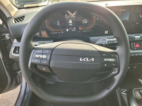 Used 2025 Kia K4 LXS image 17