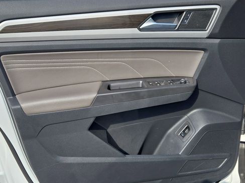 Used 2023 Volkswagen Atlas SE image 14