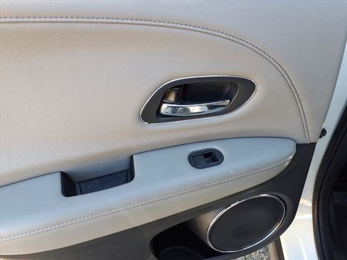 Used 2021 Honda HR-V EX-L image 6