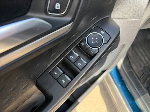 Used 2020 Ford Escape SE image 24