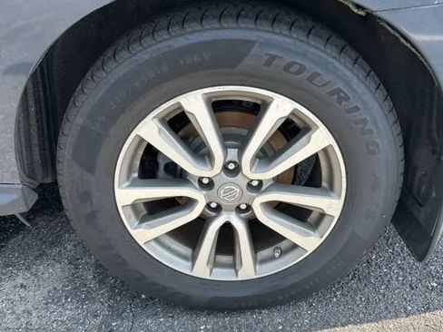 Used 2015 Nissan Pathfinder SL w/ SL Tech Package AWD/4WD image 18