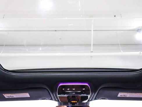 Used 2024 Mercedes-Benz C 300 Sedan image 12