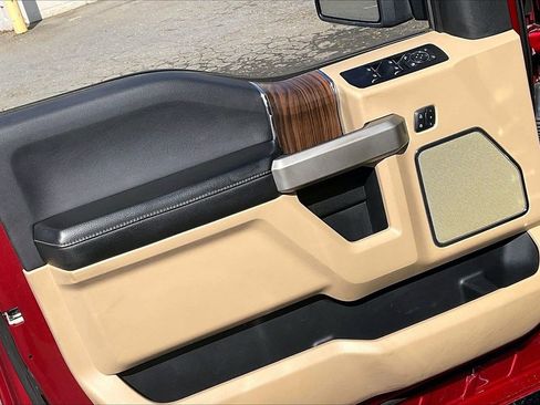 Used 2017 Ford F150 Lariat w/ Equipment Group 502A Luxury image 29