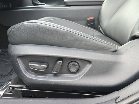 Used 2025 Toyota Camry SE image 27