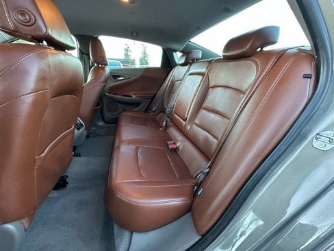 Used 2017 Chevrolet Malibu Premier FWD image 11