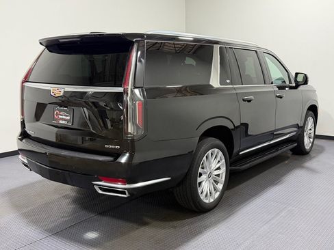 Used 2023 Cadillac Escalade ESV Luxury AWD/4WD image 5