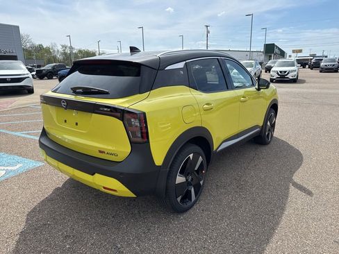 New 2026 Nissan Kicks SR w/ SR Premium Package image 7