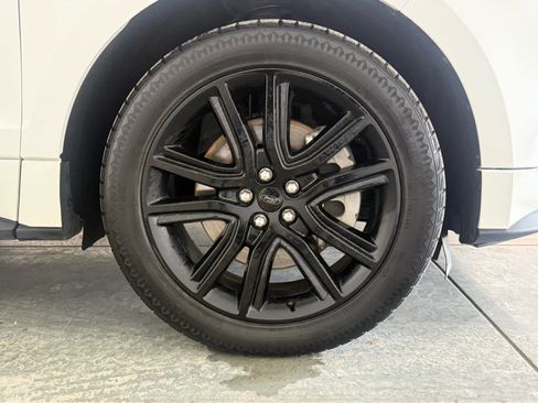 Used 2022 Ford Edge ST-Line w/ Class II Trailer Tow Package image 11