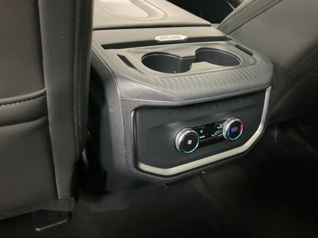Used 2025 Ford Expedition Active AWD/4WD image 20