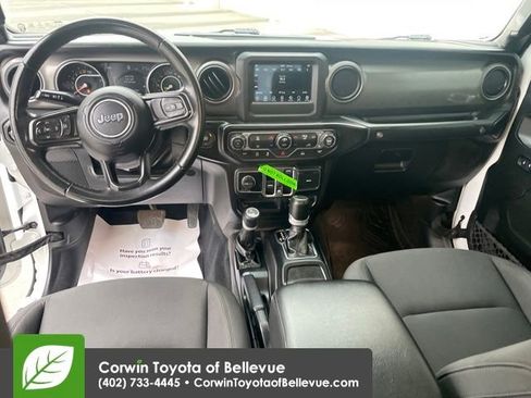 Used 2022 Jeep Gladiator Willys image 15