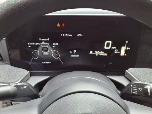 Used 2025 Nissan Kicks SV FWD image 11