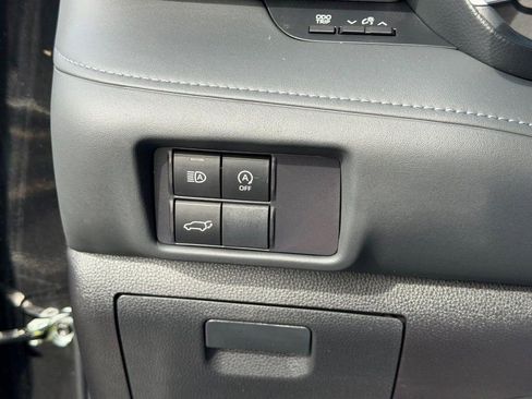 Used 2023 Toyota Highlander XLE image 18