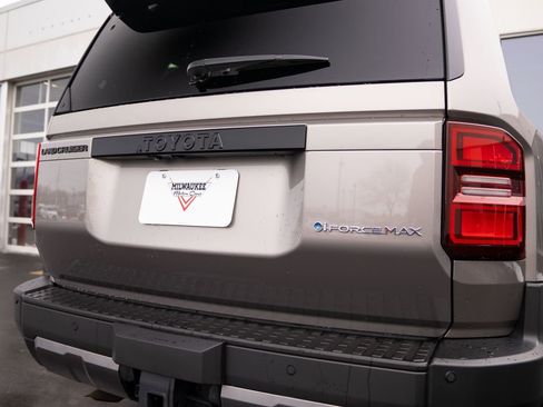 Used 2025 Toyota Land Cruiser w/ Premium Package image 14