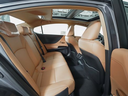 New 2025 Lexus ES 350 w/ Premium Package image 16