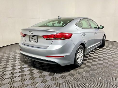 Used 2017 Hyundai Elantra SE w/ Cargo Package image 13