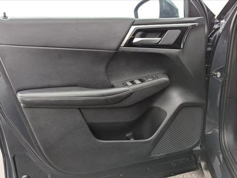 Used 2024 Mitsubishi Outlander SE image 13