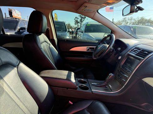 Used 2013 Lincoln MKX AWD image 12