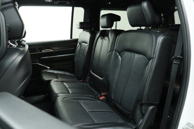 Used 2024 Jeep Wagoneer Series II w/ Flexible Seating Group RWD image 29