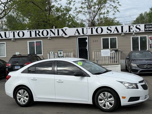 Used 2014 Chevrolet Cruze LS image 1