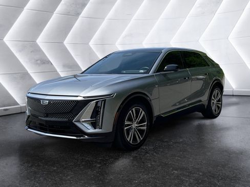 Used 2024 Cadillac Lyriq Luxury AWD/4WD image 18