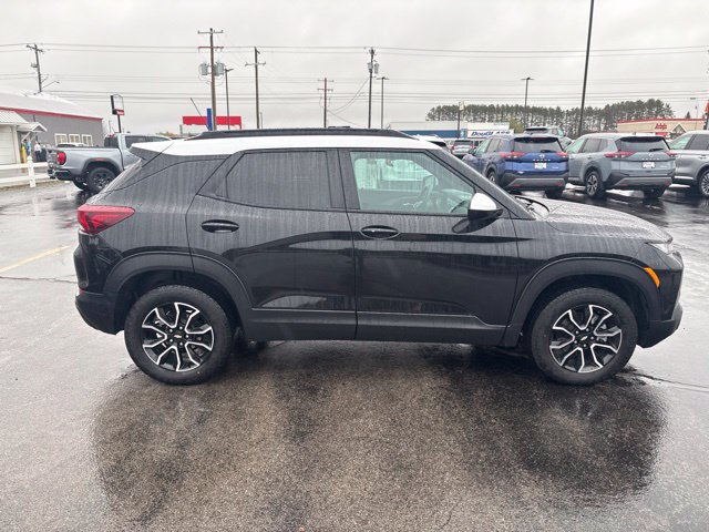 Used 2023 Chevrolet TrailBlazer ACTIV AWD/4WD image 2