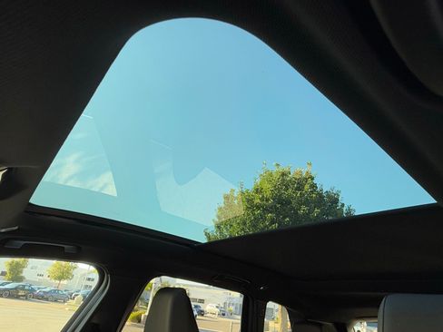 Used 2025 BMW X3 xDrive30i w/ Premium Package image 22