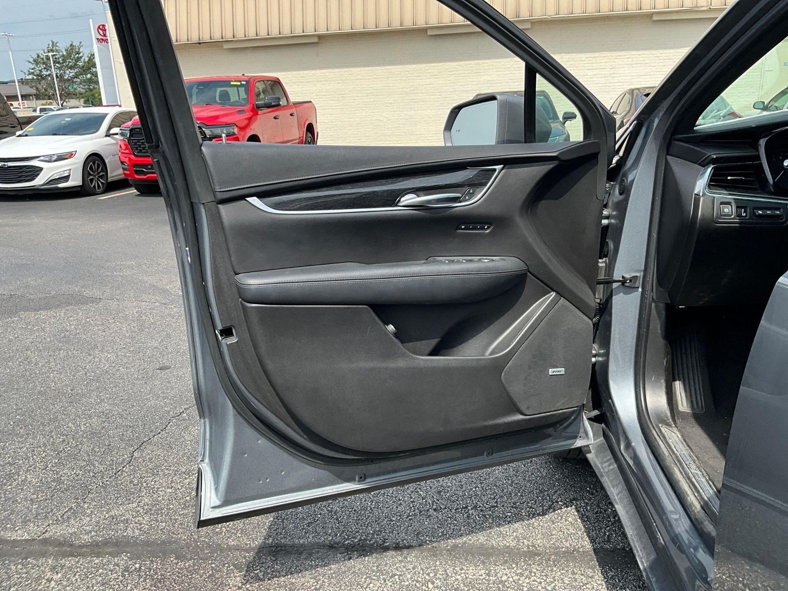 Used 2020 Cadillac XT5 Premium Luxury FWD image 18