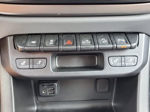 Used 2019 Chevrolet Colorado Z71 AWD/4WD image 35