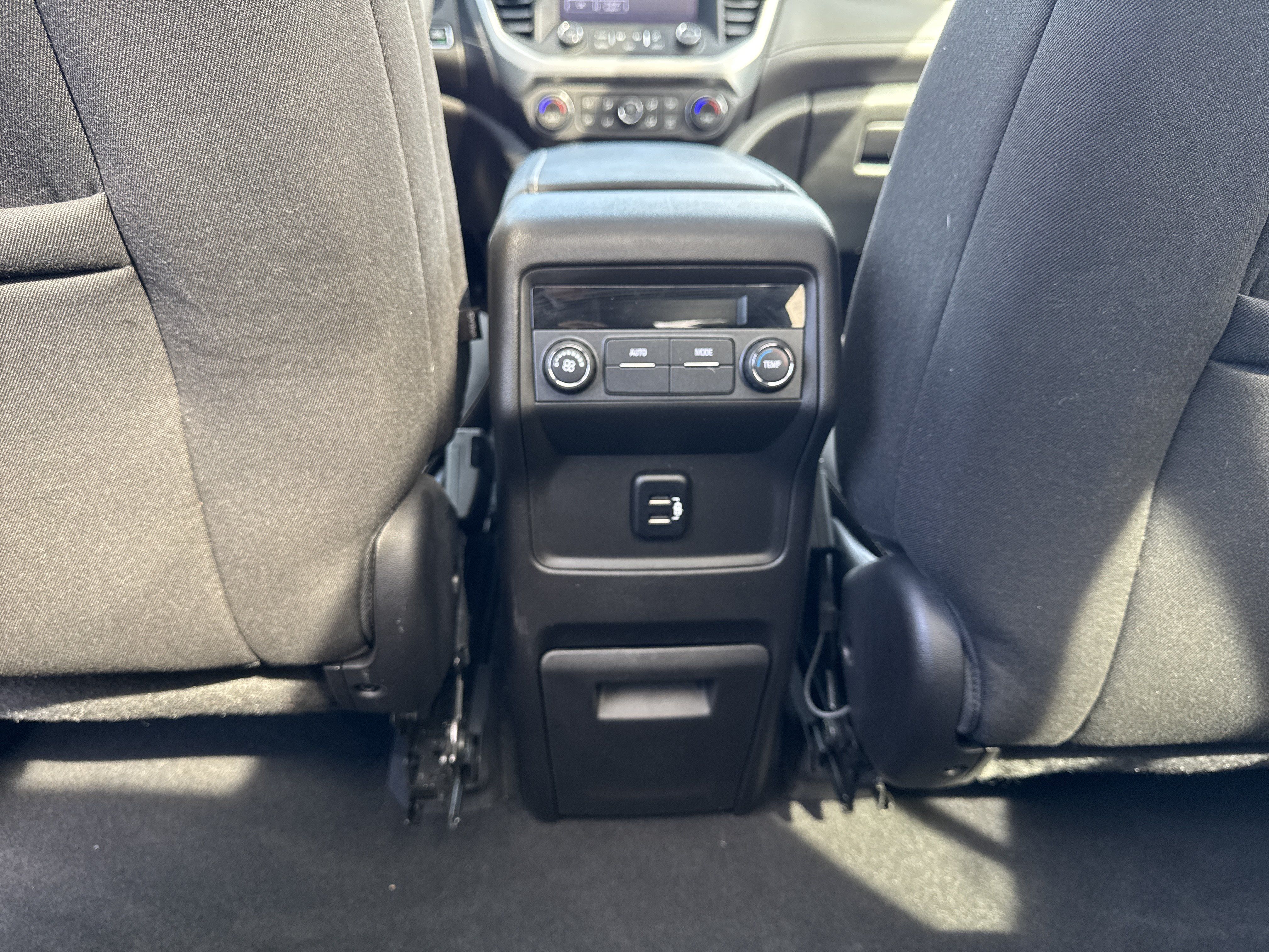 Used 2018 GMC Acadia SLE w/ Driver Alert Package I AWD/4WD image 21