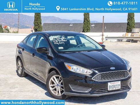 Used 2018 Ford Focus SE FWD image 1