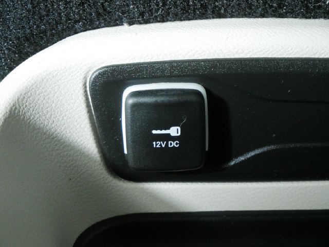 Used 2024 Chrysler Pacifica Touring-L AWD/4WD image 27