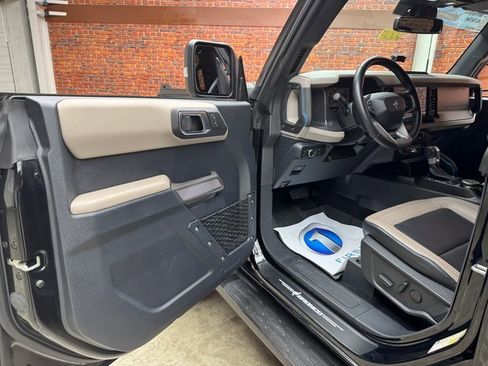 Used 2022 Ford Bronco Wildtrak image 9