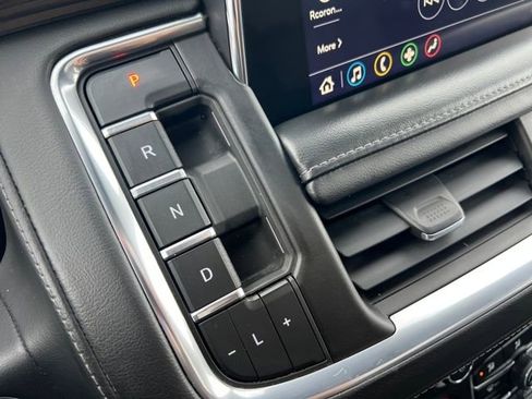 Used 2021 Chevrolet Suburban LT image 20