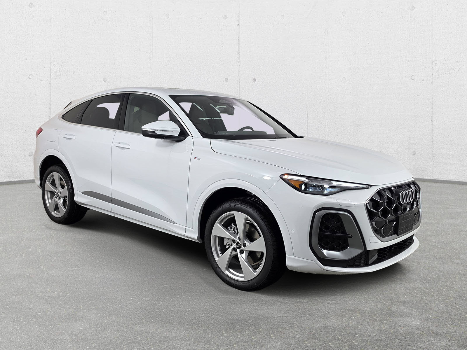 New 2026 Audi Q5 Premium Plus AWD/4WD 360° Tour