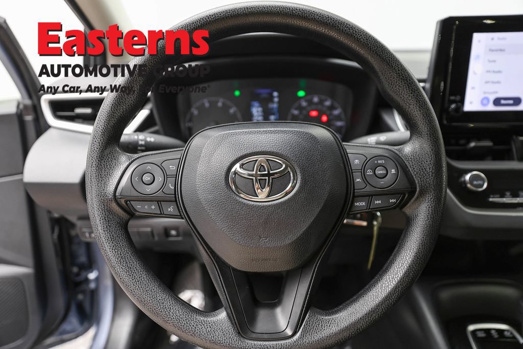 Used 2025 Toyota Corolla LE FWD image 11