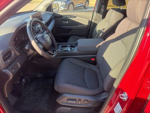New 2026 Honda Pilot Sport image 7