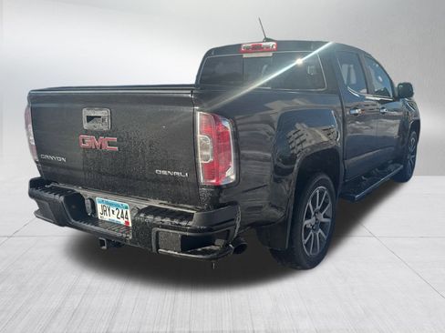 Used 2017 GMC Canyon Denali image 2